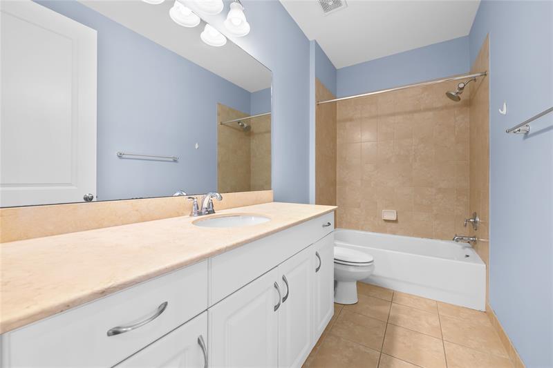 Image 21 of 25 For 10810 74th Dr