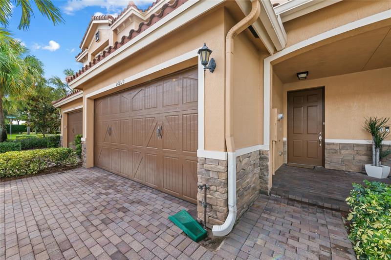 Image 3 of 25 For 10810 74th Dr