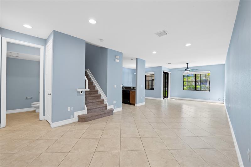 Image 4 of 25 For 10810 74th Dr