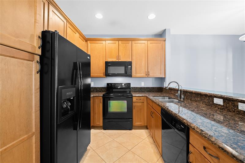 Image 6 of 25 For 10810 74th Dr