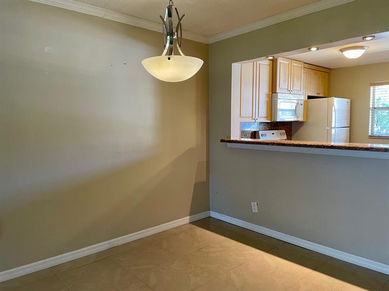 Image 11 of 34 For 608 Natura Blvd  109