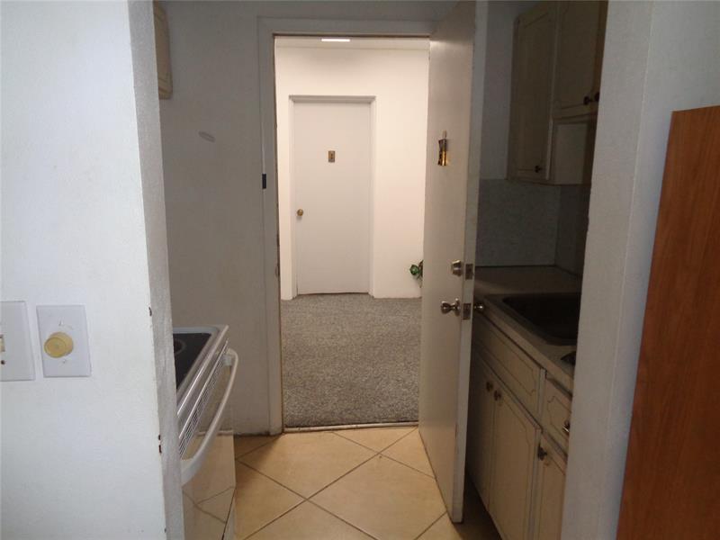 Image 11 of 21 For 3550 8th Ave  609