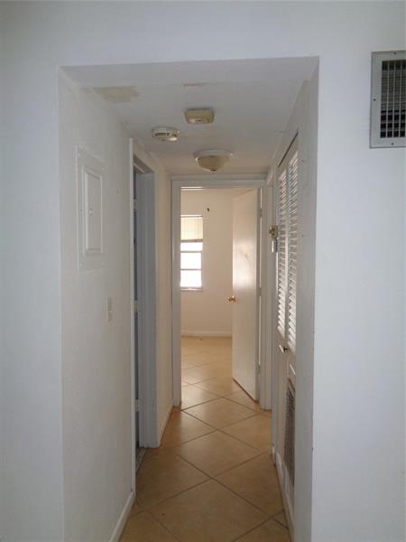 Image 13 of 21 For 3550 8th Ave  609