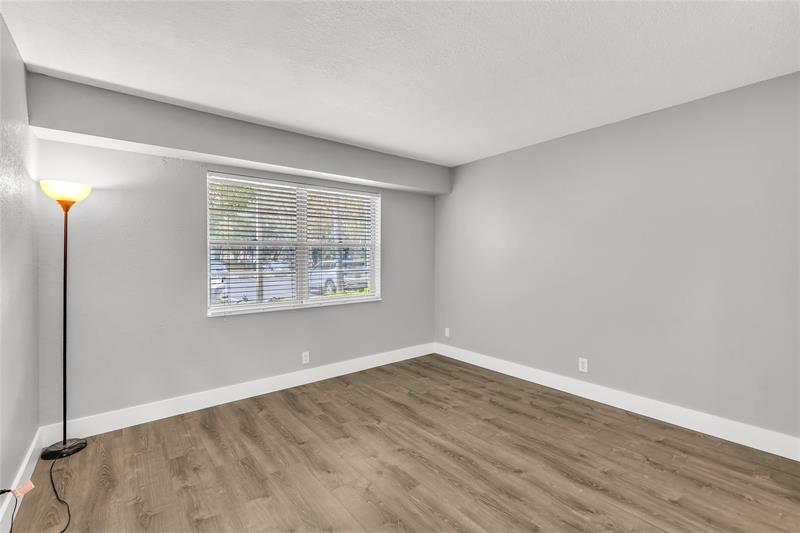 Image 11 of 21 For 3100 Rolling Hills Cir  109
