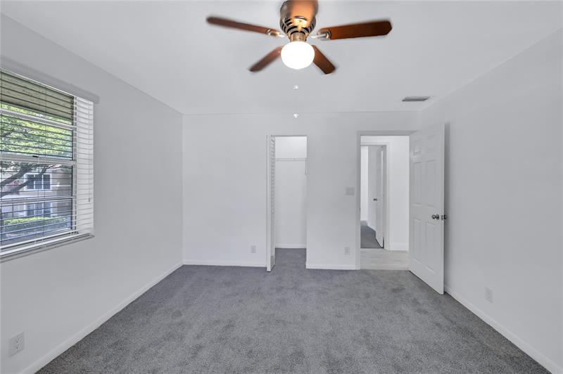 Image 19 of 29 For 2830 Riverside Dr  201-c