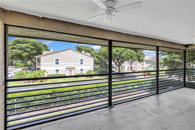Image 25 of 29 For 2830 Riverside Dr  201-c