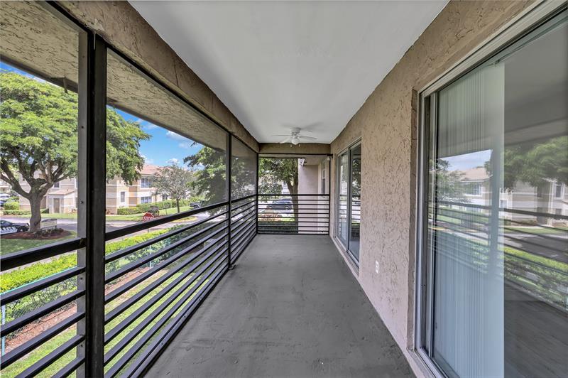 Image 26 of 29 For 2830 Riverside Dr  201-c