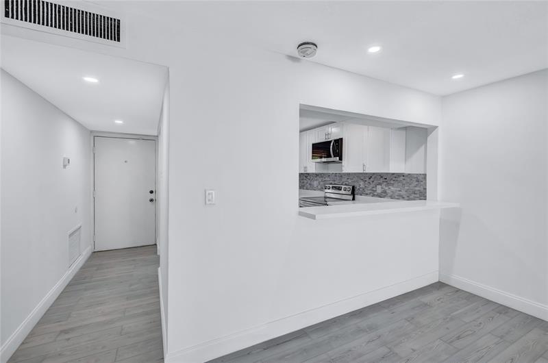 Image 6 of 29 For 2830 Riverside Dr  201-c