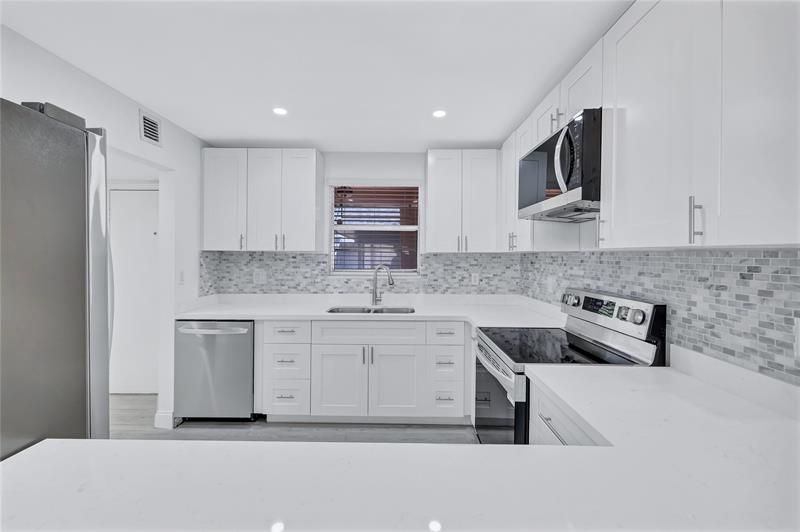 Image 7 of 29 For 2830 Riverside Dr  201-c