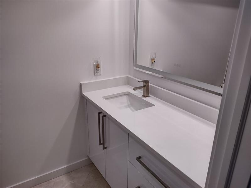 Image 17 of 38 For 665 21st Ave  502