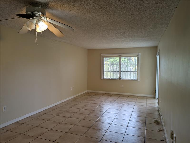 Image 10 of 19 For 6503 Winfield Blvd  229-d