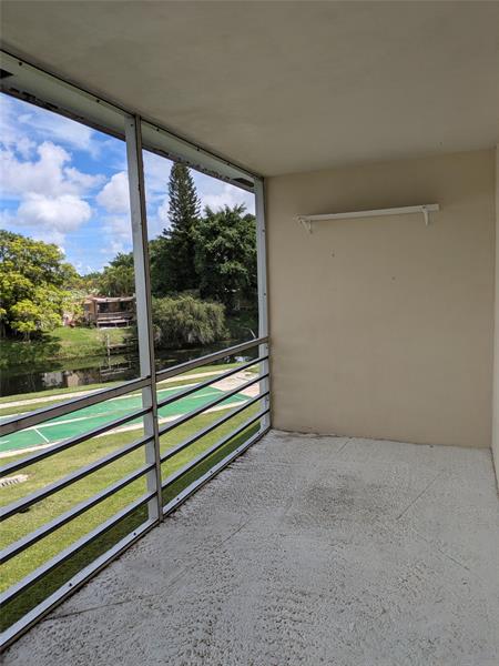 Image 13 of 19 For 6503 Winfield Blvd  229-d