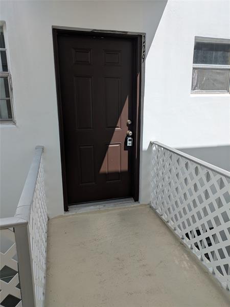 Image 14 of 19 For 6503 Winfield Blvd  229-d