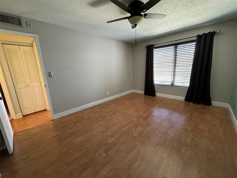 Image 13 of 20 For 2860 14th Street Cswy  405 D