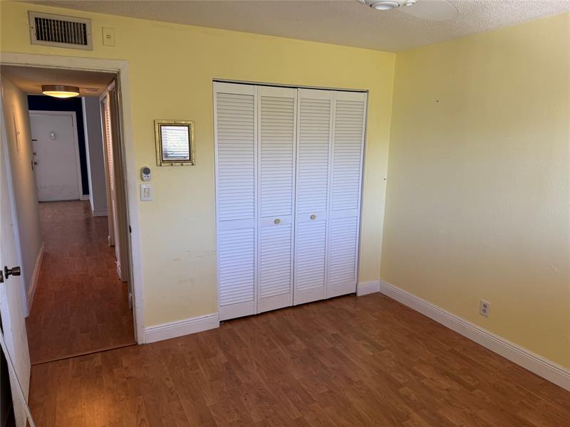 Image 15 of 20 For 2860 14th Street Cswy  405 D