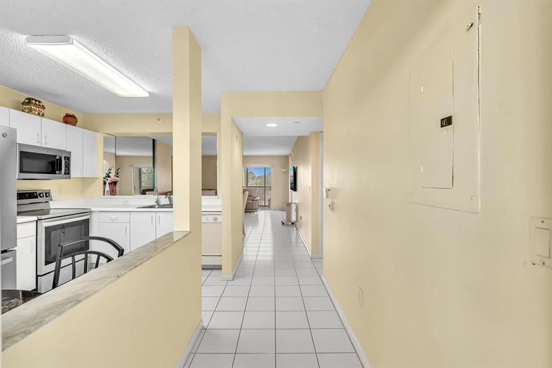 Image 10 of 73 For 9560 Weldon Cir  J413