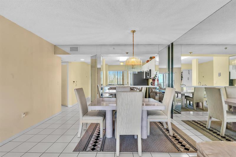Image 14 of 73 For 9560 Weldon Cir  J413
