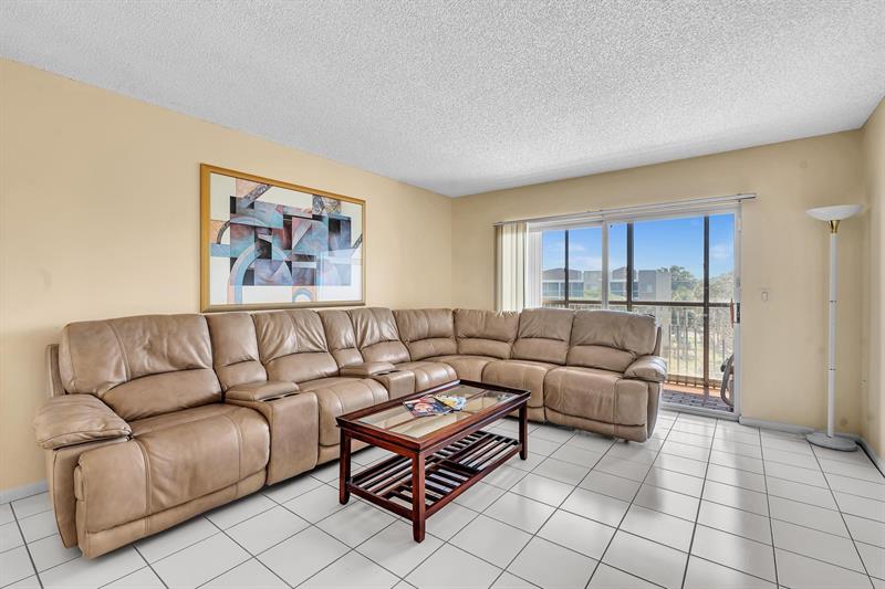 Image 21 of 73 For 9560 Weldon Cir  J413