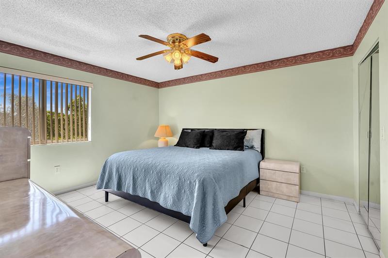 Image 22 of 73 For 9560 Weldon Cir  J413