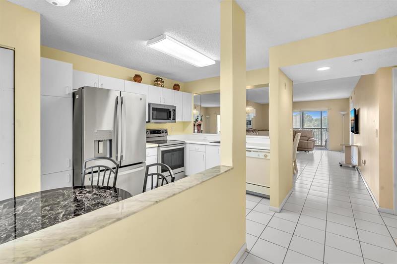 Image 3 of 73 For 9560 Weldon Cir  J413