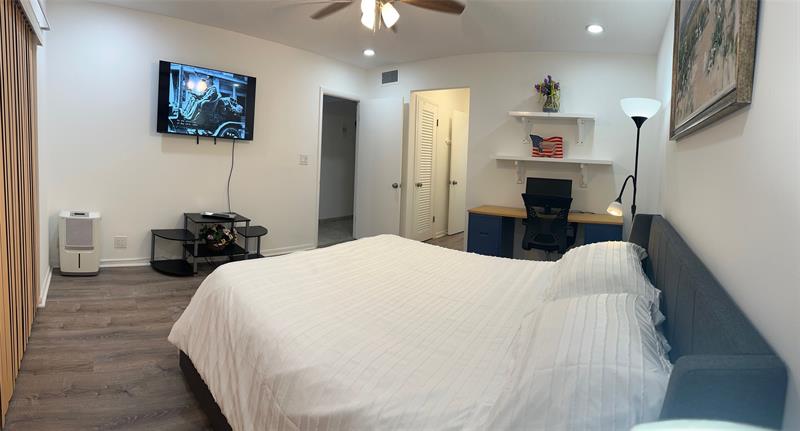 Image 21 of 50 For 2309 Park Ln  105
