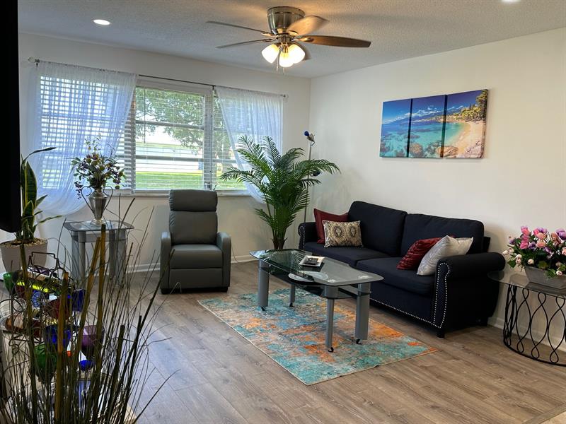 Image 6 of 50 For 2309 Park Ln  105