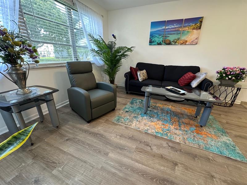 Image 8 of 50 For 2309 Park Ln  105