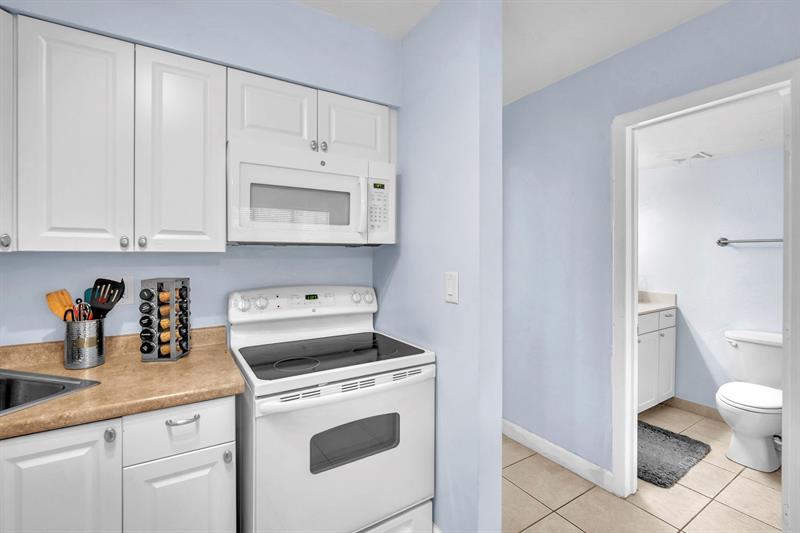 Image 15 of 39 For 6200 22nd Way  206