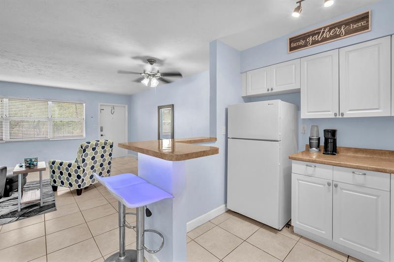 Image 9 of 39 For 6200 22nd Way  206