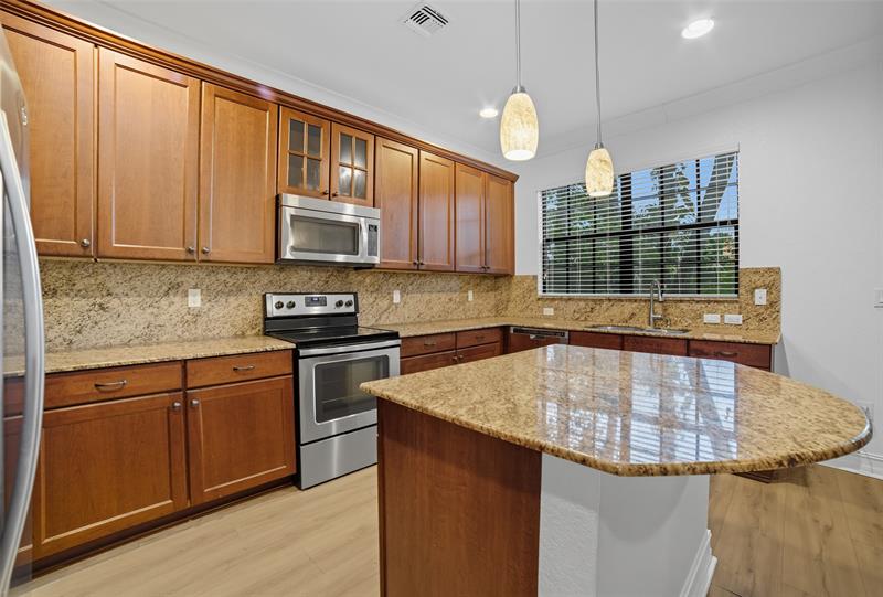 Image 13 of 32 For 13011 Riverwalk Cir N