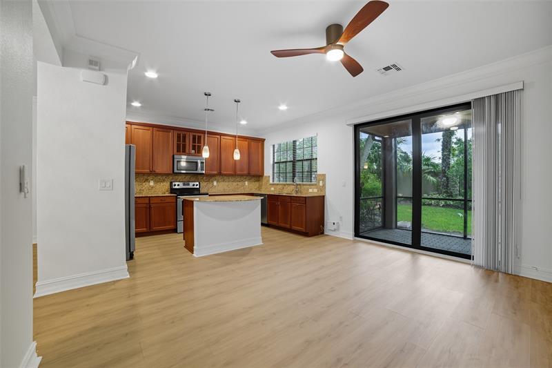 Image 14 of 32 For 13011 Riverwalk Cir N