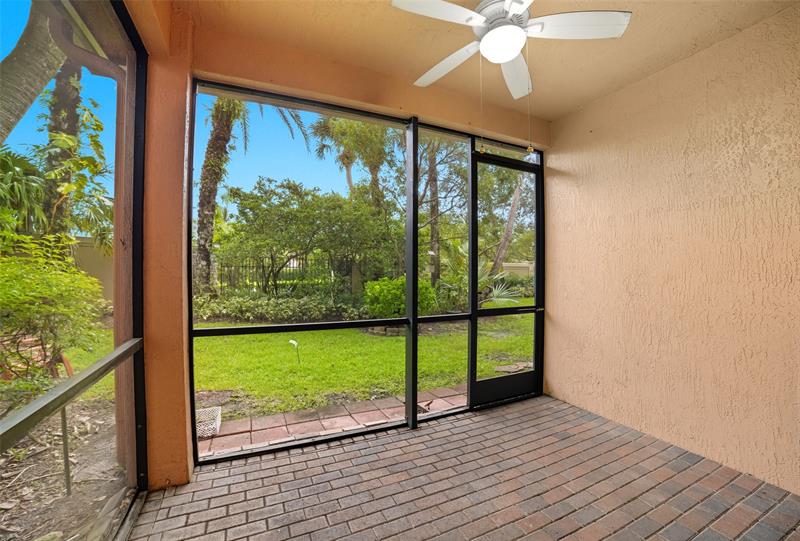 Image 15 of 32 For 13011 Riverwalk Cir N