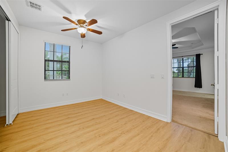 Image 17 of 32 For 13011 Riverwalk Cir N