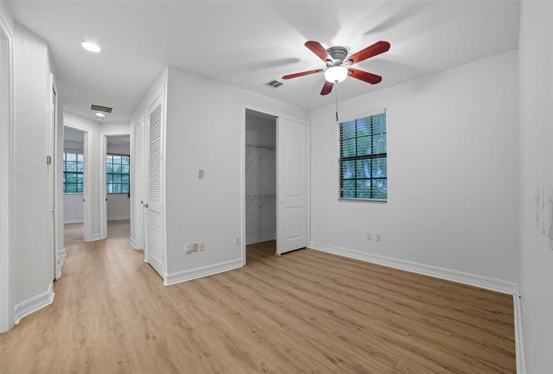 Image 18 of 32 For 13011 Riverwalk Cir N
