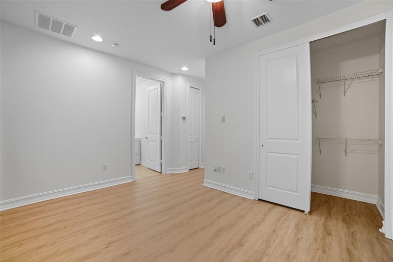Image 19 of 32 For 13011 Riverwalk Cir N
