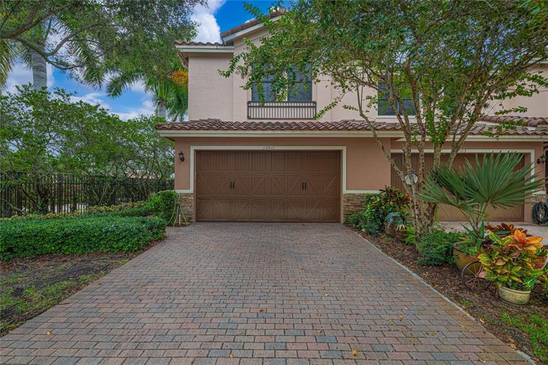 Image 4 of 32 For 13011 Riverwalk Cir N