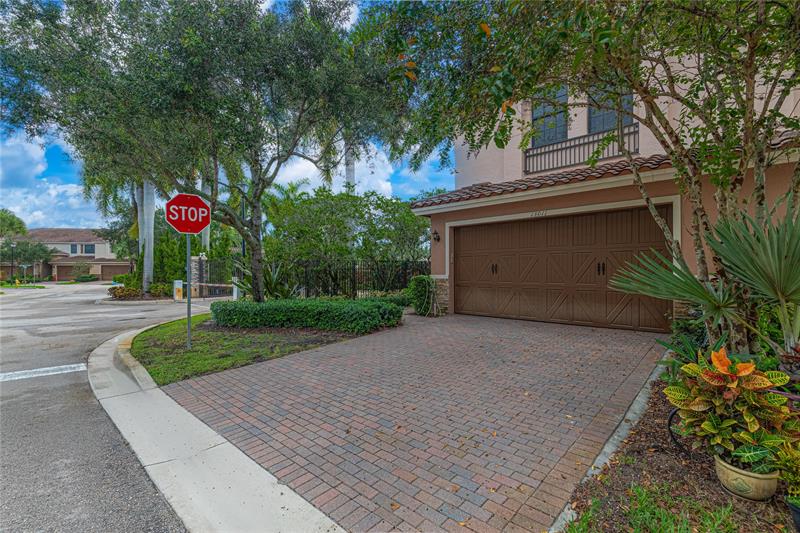 Image 5 of 32 For 13011 Riverwalk Cir N