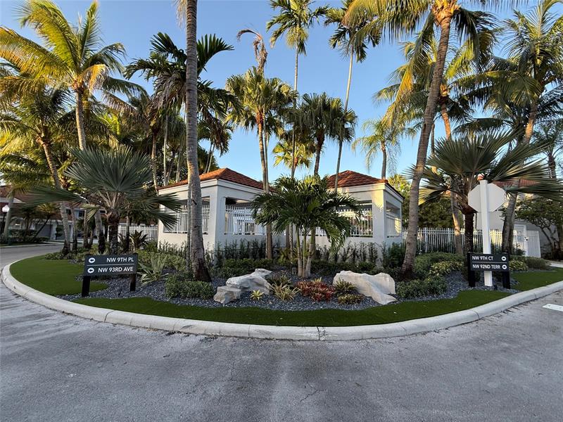 Image 39 of 44 For 9237 9th Pl  9237