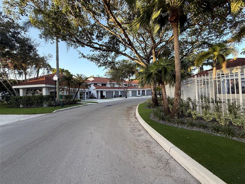 Image 41 of 44 For 9237 9th Pl  9237