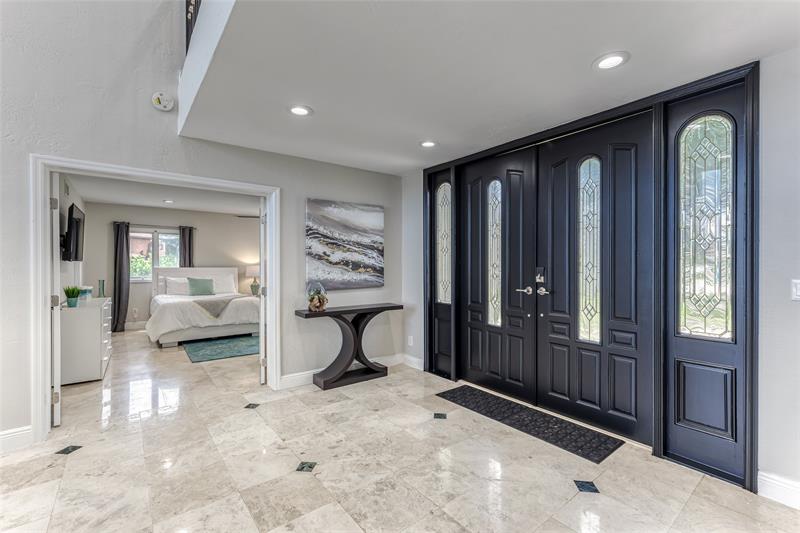 Image 12 of 77 For 616 1st Key Dr