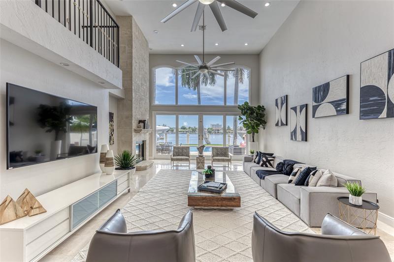 Image 14 of 77 For 616 1st Key Dr