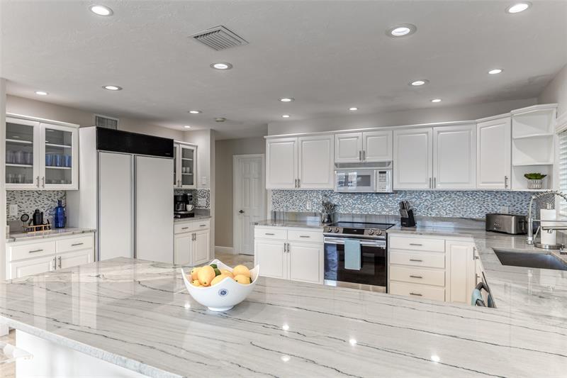 Image 23 of 77 For 616 1st Key Dr