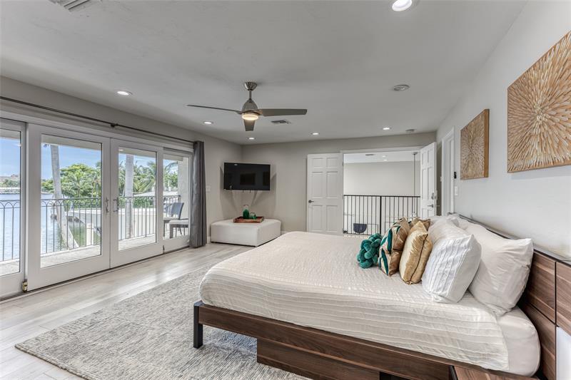 Image 31 of 77 For 616 1st Key Dr
