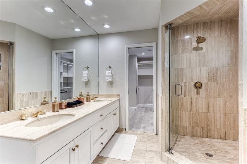 Image 35 of 77 For 616 1st Key Dr