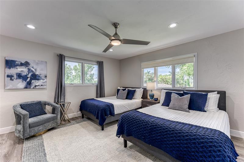 Image 37 of 77 For 616 1st Key Dr