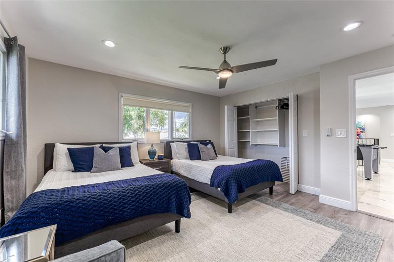 Image 39 of 77 For 616 1st Key Dr