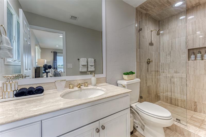 Image 43 of 77 For 616 1st Key Dr