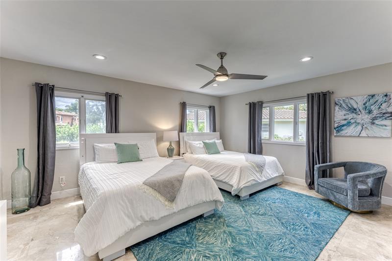 Image 45 of 77 For 616 1st Key Dr