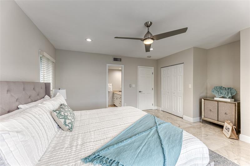 Image 52 of 77 For 616 1st Key Dr