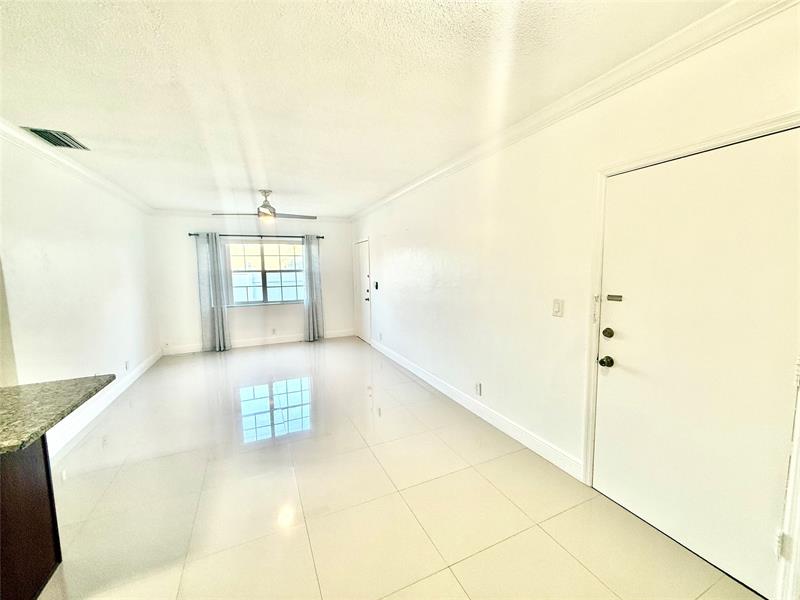 Image 4 of 11 For 299 7th St  101a